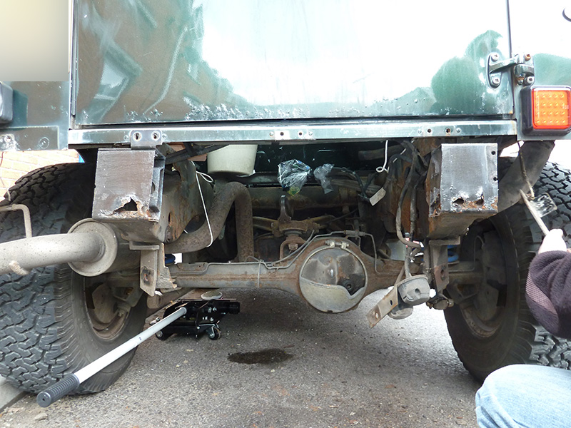 Land rover store defender crossmember